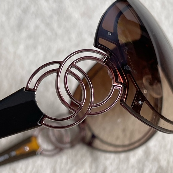 Vintage Chanel sunglasses - Picture 6 of 13